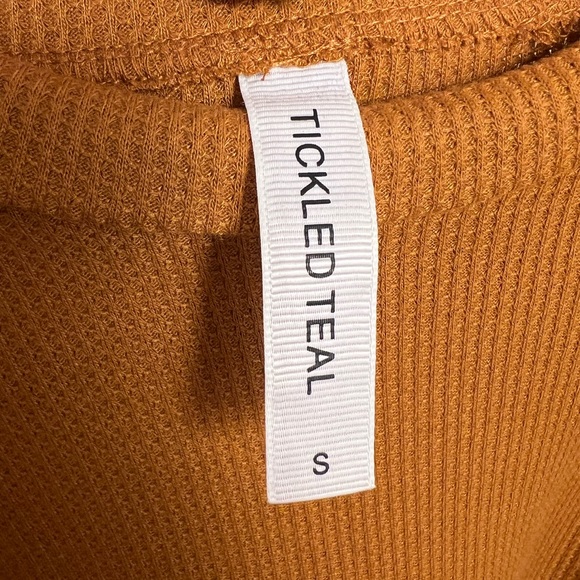 Tickled Teal Mustard Thermal puff sleeve Top, Women’s S - Picture 5 of 6